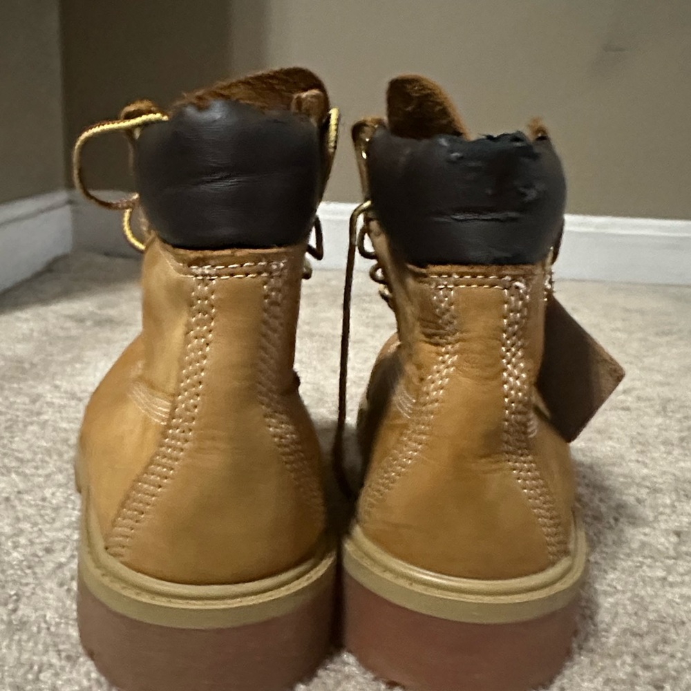 “Big Kid”-Size 4 Timberland Boots (Wheat) - Picture 7 of 9